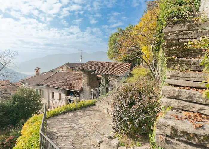 Torre Di Palanzo With Magnificent View By Rent ヴィラ *