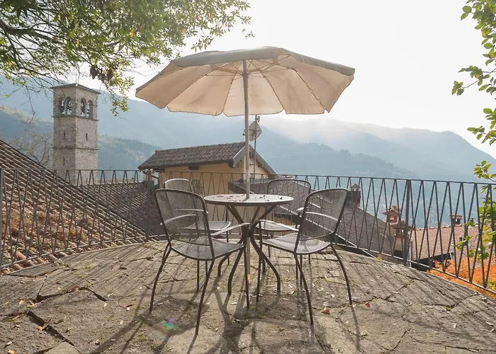 Torre Di Palanzo With Magnificent View By Rent ヴィラ Faggeto Lario