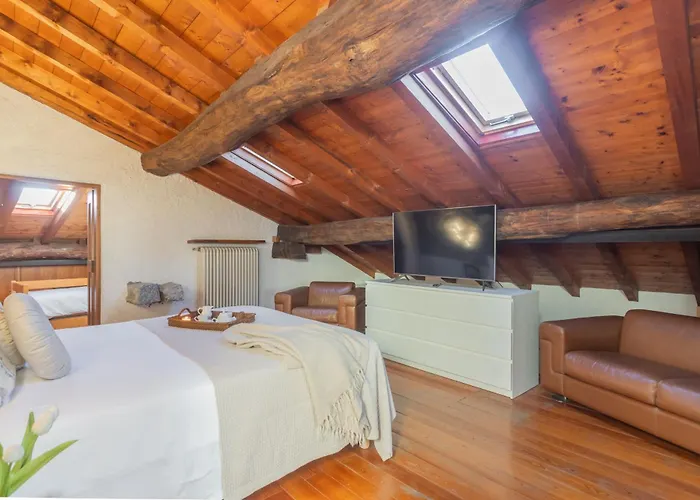 Torre Di Palanzo With Magnificent View By Rent ヴィラ