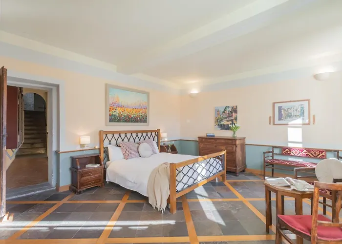 Torre Di Palanzo With Magnificent View By Rent ヴィラ