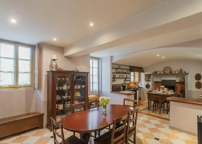 Torre Di Palanzo With Magnificent View By Rent 别墅 *