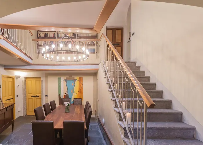 Torre Di Palanzo With Magnificent View By Rent ヴィラ Faggeto Lario